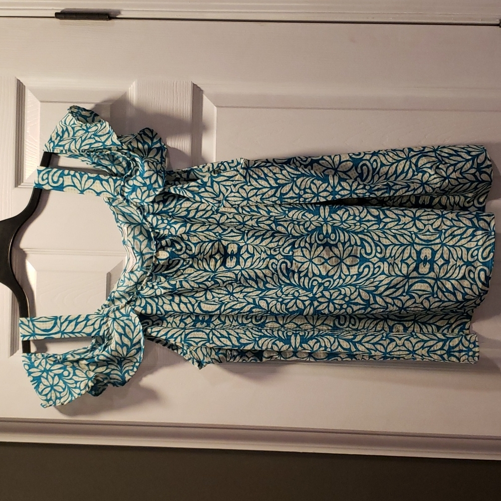 Avenue size 22-24 cold shoulder/ sleeveless teal & gray printed top, versatile!